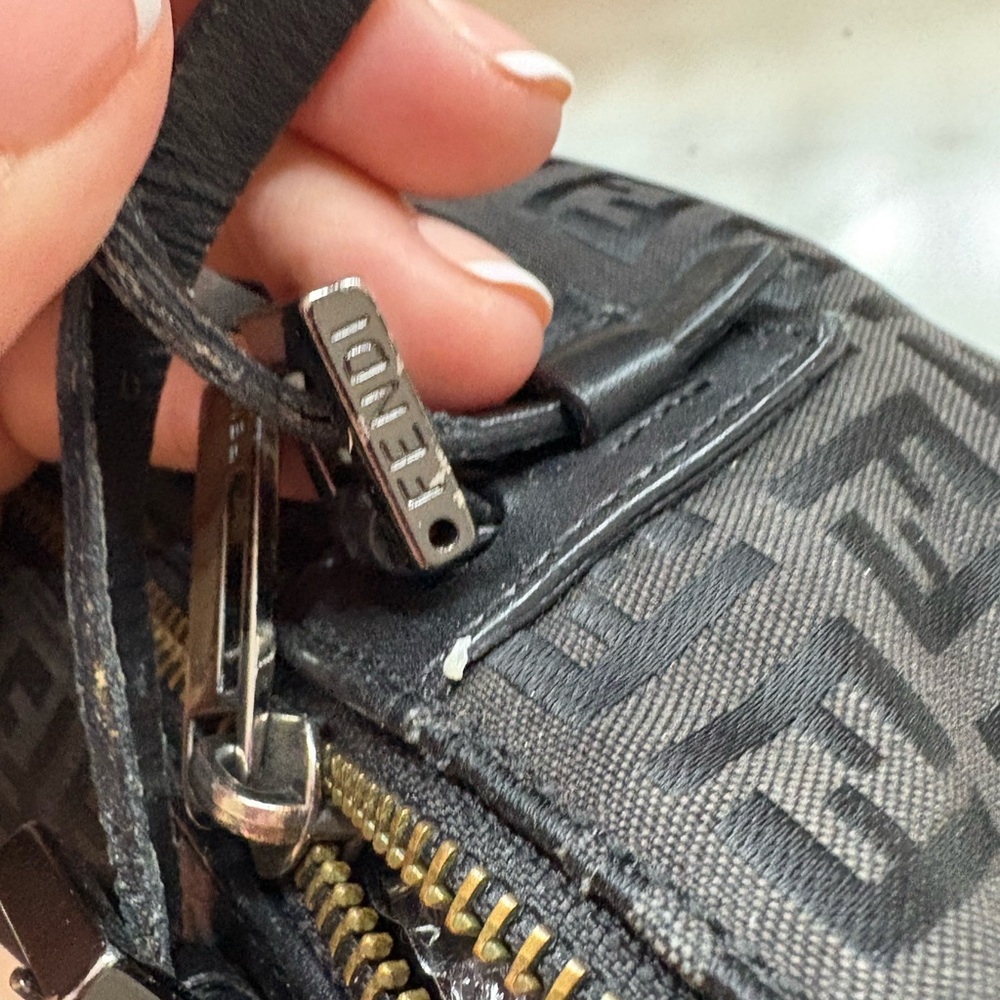 Fendi Black FF Logo Duffel Bag - Picture 2 of 7